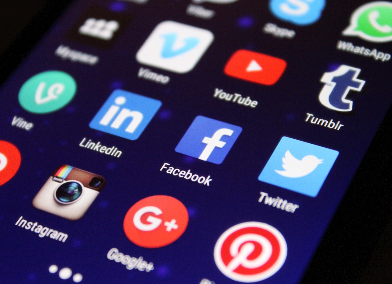 Wie beeinflusst Social Media unsere Kaufentscheidungen?